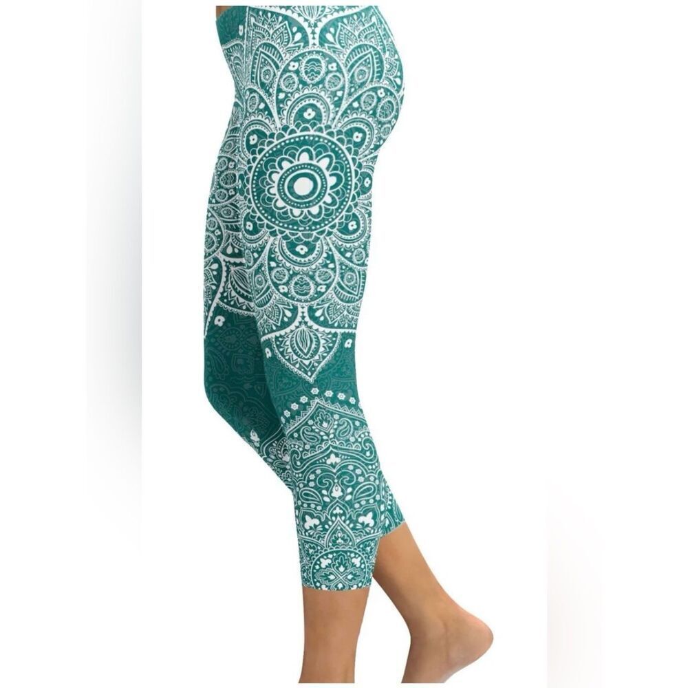 Mandala-Print Teal Capri Leggings - Women Pants & Jumpsuits